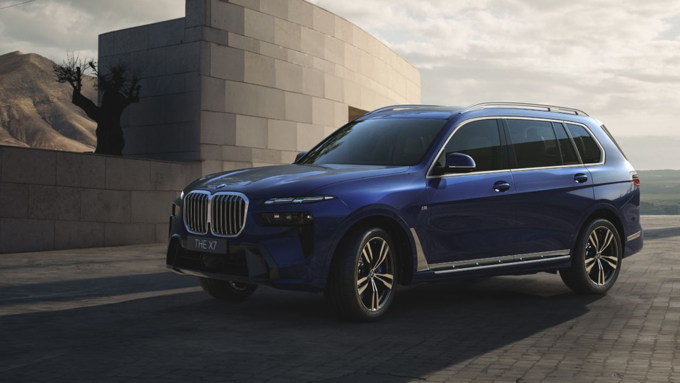 BMW X7 சிக்னேச்சர் எடிஷன்: விலை மற்றும் போட்டியாளர்கள்