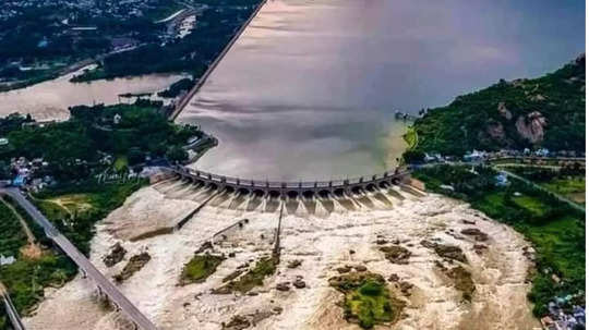 மேட்டூர் அணைக்கு நீர்வரத்து தொடர் சரிவு : காவிரி டெல்டாவுக்கு 20,000 கன அடி திறப்பு!