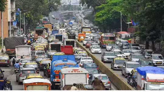 மீனவ கிராம மக்கள் சாலை மறியல்... புதுச்சேரி - சென்னை இடையே போக்குவரத்து பாதிப்பு!