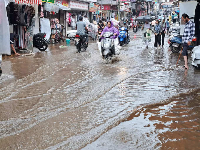 Nashik Rain: राज्यात पुन्हा मान्सून पुन्हा सक्रिय, नाशिकमध्ये मुसळधार पाऊस 