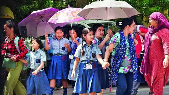 தமிழகப் பள்ளிகள் விடுமுறை... அக்டோபர் மாதம் எத்தனை நாட்கள்? ஆயுத பூஜை டூ தீபாவளி பண்டிகை!