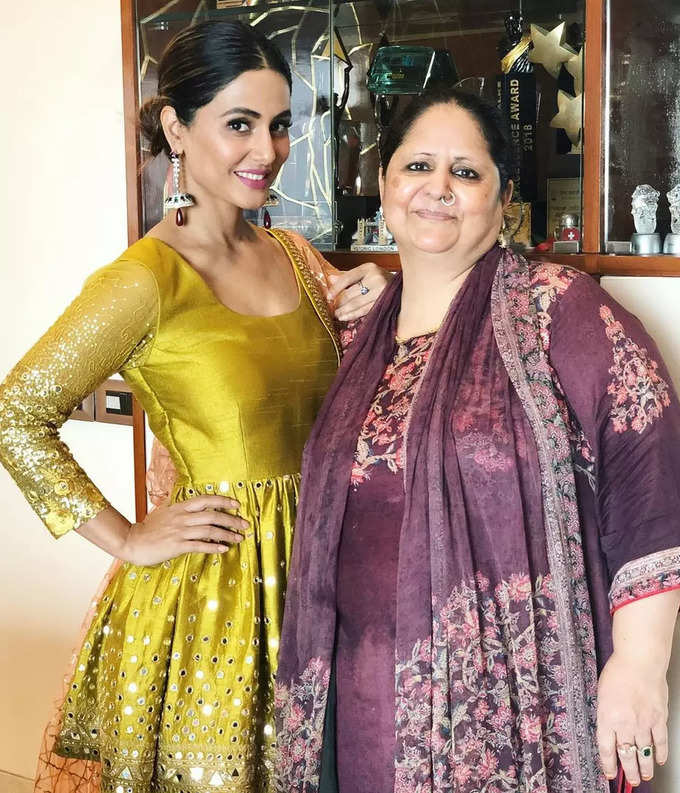 hina-khan-mother