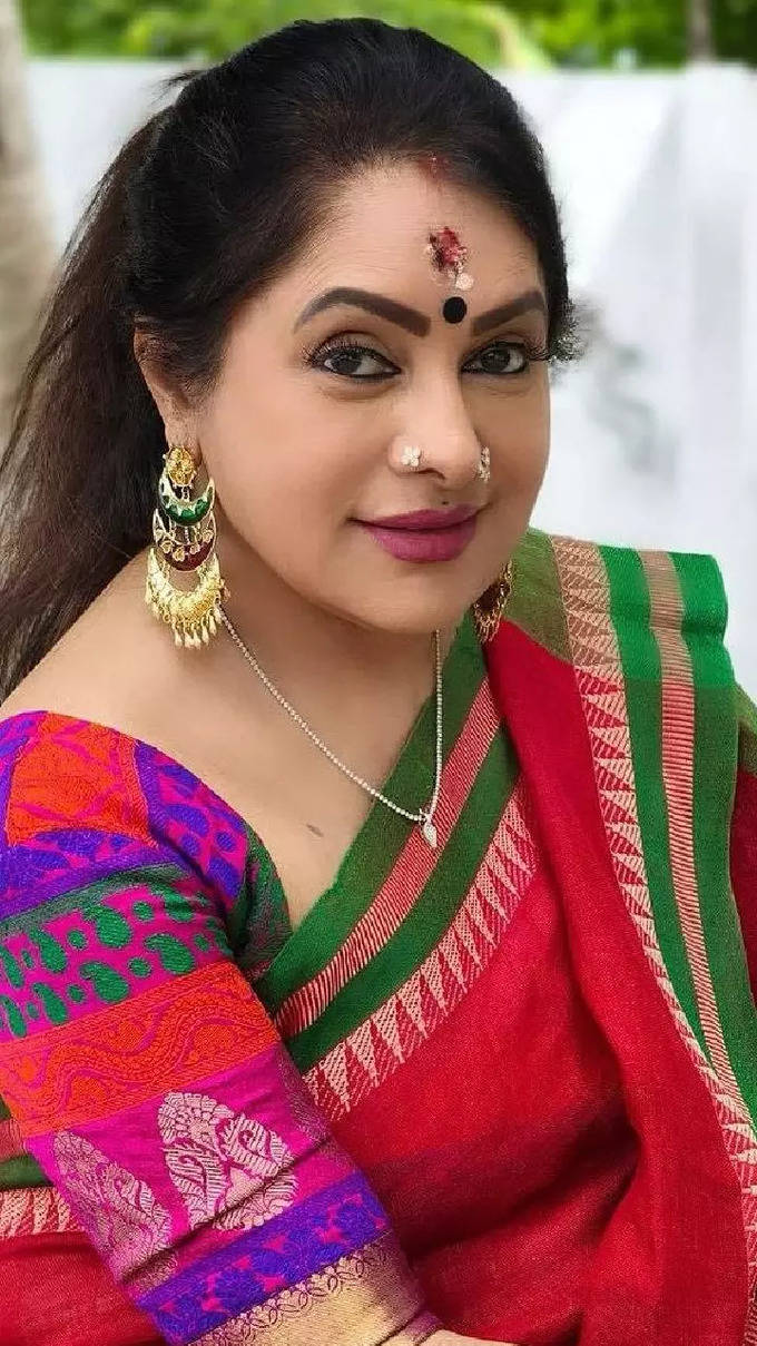 ​നിഴലായി കൂടെയുണ്ട് 