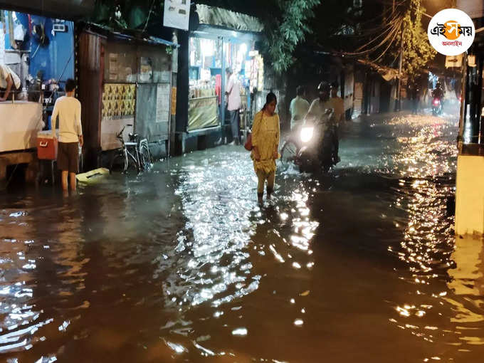 কলেজস্ট্রিটে জমল জল