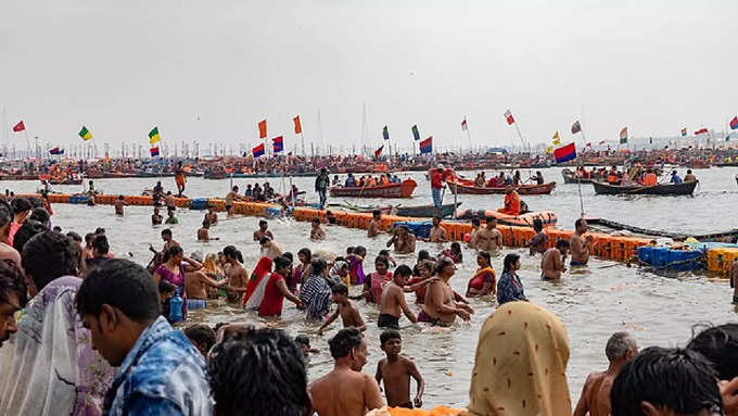 वृद्ध लोगों के लिए प्रयागराज से वाराणसी का पैकेज 