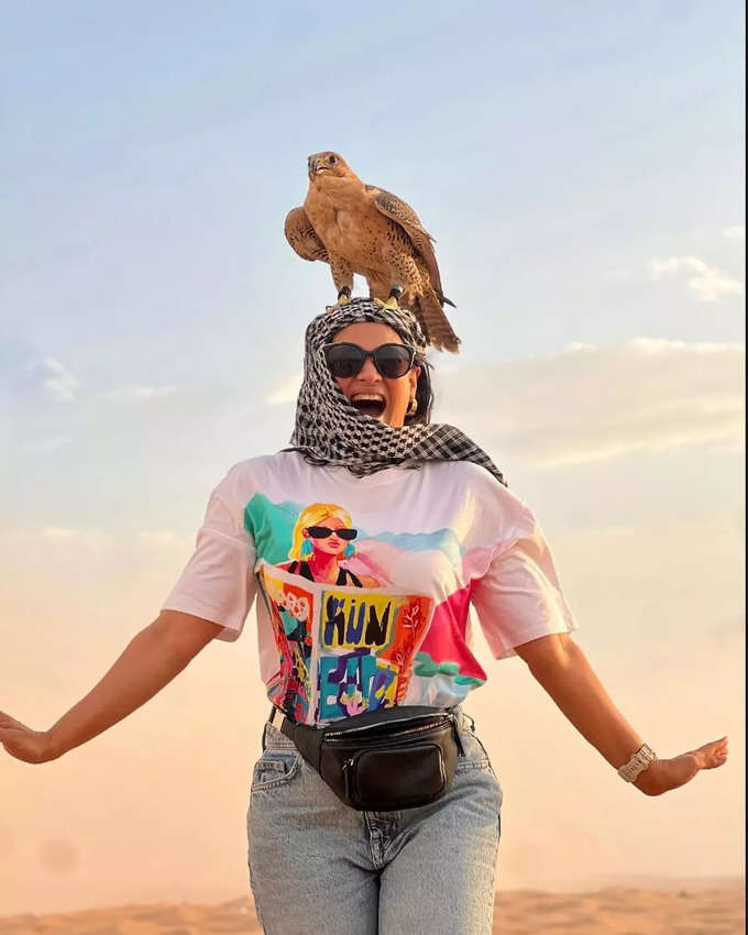 Shweta Tiwari vacation in desert pictures