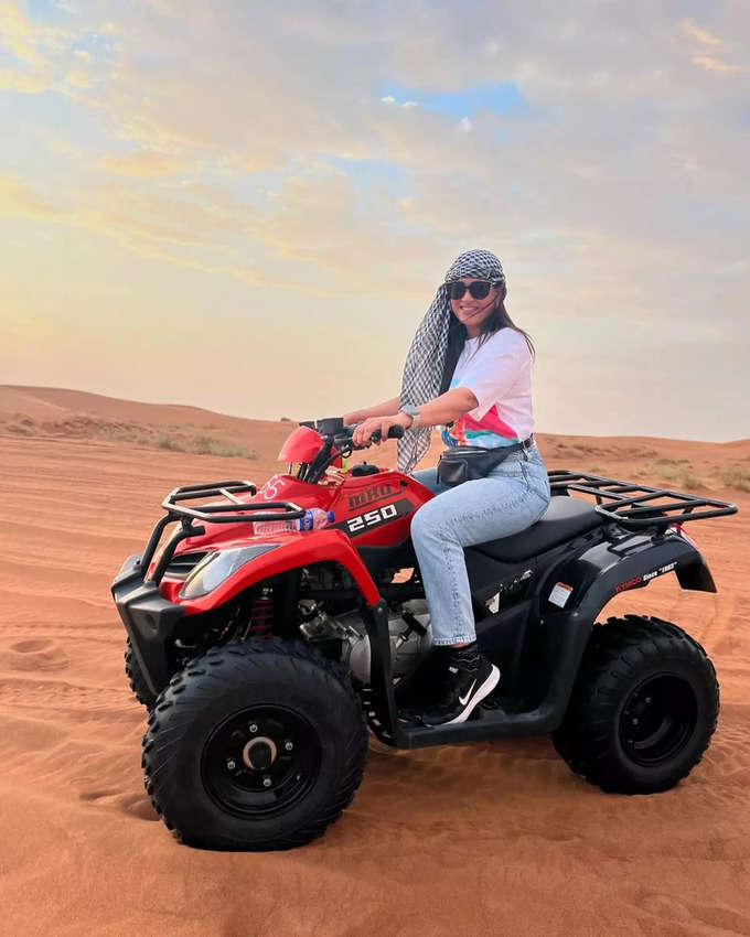 Shweta Tiwari vacation in desert pictures