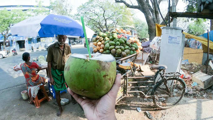 नारियल पानी पिएं