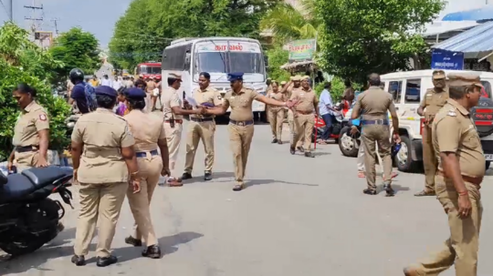 கரூர் பாலசுப்ரமணிய கோவிலுக்கு சொந்தமான நிலம் மீட்பு பணி... நூற்றுக்கும் மேற்பட்ட போலீசார் குவிப்பு!