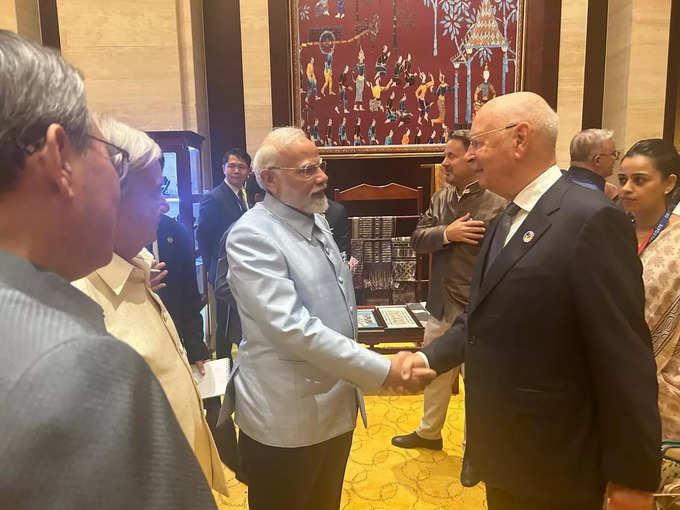 PM Modi in Laos