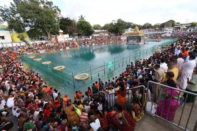 తిరుమలలో వైభవంగా శ్రీవారి చక్రస్నానం