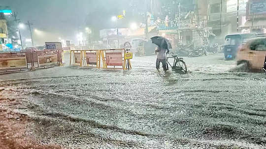 தமிழகத்திலேயே அதிகபட்சம்! மதுரையை ஒரே நாளில் புரட்டி எடுத்த பேய் மழை!