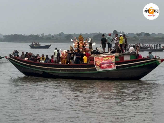 নির্বিঘ্নে প্রতিমা বিসর্জন