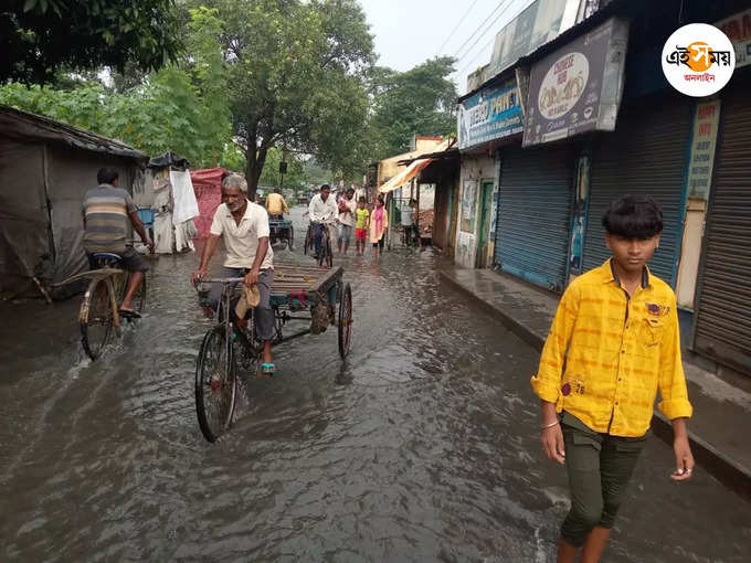 পুরসভার ইঞ্জিনিয়ারের বিরুদ্ধে বিক্ষোভ