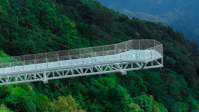 Where is the glass bridge located in Kerala Where is the glass bridge located in Kerala