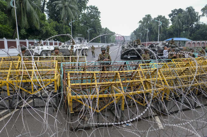 Fresh tension grips Bangladesh as student protesters demand presidents resignation