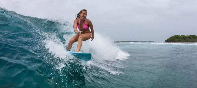 surfing in arugam bay