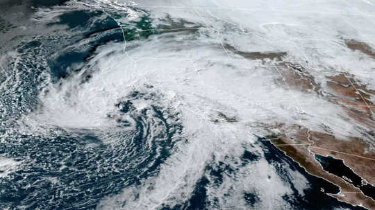 Atmospheric Rivers : वातावरणीय नद्यांतील बदलाचा स्थानिक हवामानावर काय परिणाम? जाणून घ्या