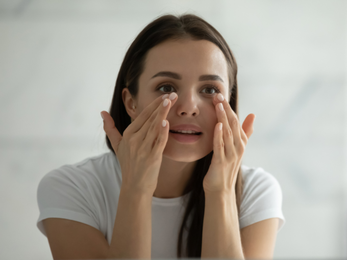 eyes facial massage