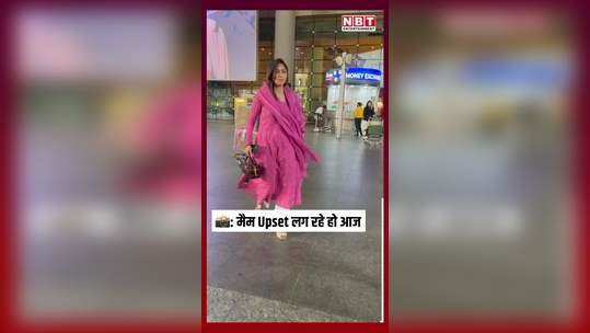 seeing mrunal thakur sad face at the airport paparazzi asked this question watch video