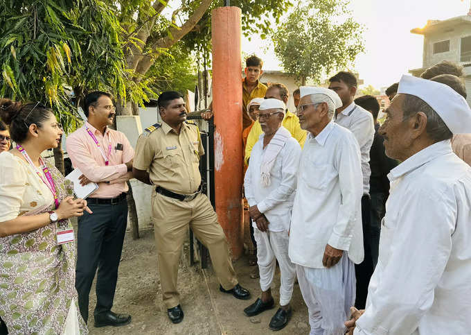 మహారాష్ట్రలో స్మితా సబర్వాల్.. అక్కడ కూడా మేడం క్రేజ్ మామూలుగా లేదుగా..!