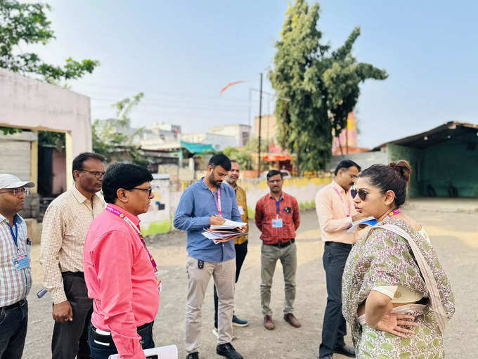 మహారాష్ట్రలో స్మితా సబర్వాల్.. అక్కడ కూడా మేడం క్రేజ్ మామూలుగా లేదుగా..!