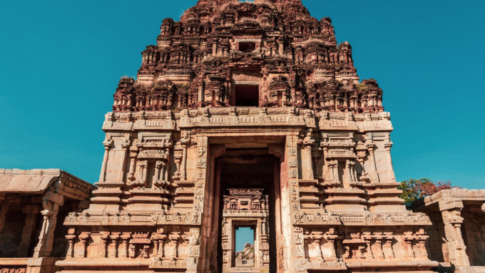 ದೇವಸ್ಥಾನಗಳಿಗೆ ಭೇಟಿ ನೀಡುವುದು