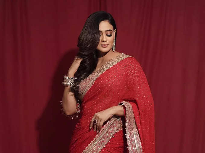 shweta-in-saree