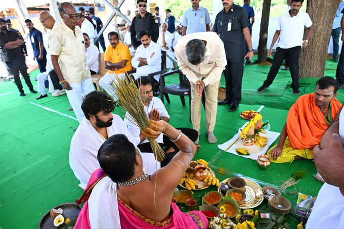 రామ్మూర్తి నాయుడు పెద్దకర్మలో సీఎం చంద్రబాబు, నారా నందమూరి కుటుంబ సభ్యులు