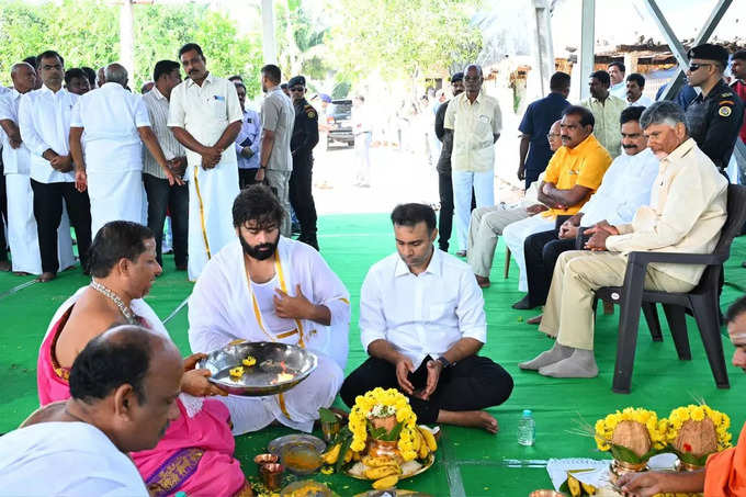 రామ్మూర్తి నాయుడు పెద్దకర్మలో సీఎం చంద్రబాబు, నారా నందమూరి కుటుంబ సభ్యులు