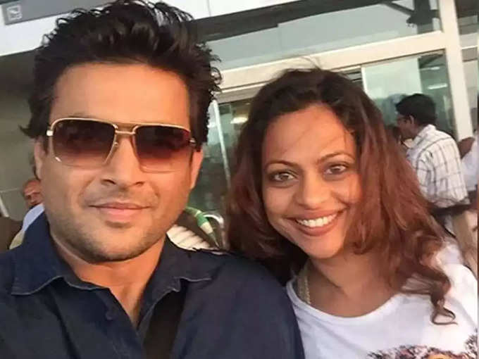 r-madhavan-wife