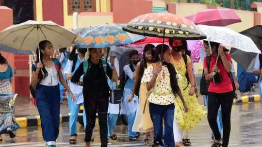 അതിശക്തമായ മഴയ്ക്ക് സാധ്യത; കാസർകോട് ജില്ലയിലെ വിദ്യാഭ്യാസ സ്ഥാപനങ്ങൾക്ക് നാളെ അവധി