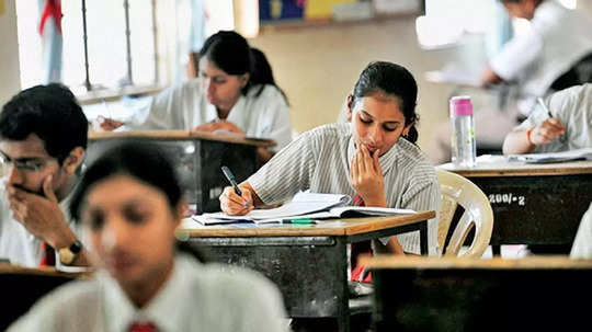 CBSE बोर्डाचा महत्त्वाचा निर्णय! गणितापाठोपाठ आता विज्ञान आणि समाजशास्त्रासाठीही नियमित आणि प्रगत अभ्यासक्रम