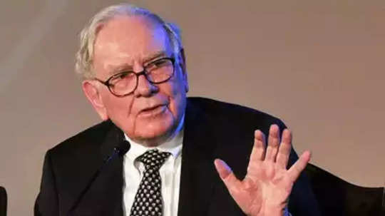 Billionaire Warren Buffett: संपत्तीचे वितरण हवे बुद्धिमत्तेने