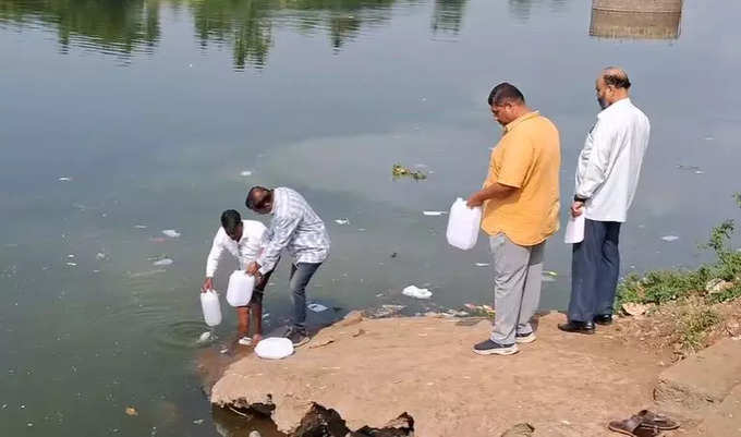 सांगली शेरीनाल्याचा प्रश्न पुन्हा ऐरणीवर, सामाजिक संघटनांकडून शेरीनाल्याचे पाणी थेट मुख्यमंत्री आणि उपमुख्यमंत्री यांना देणार भेट