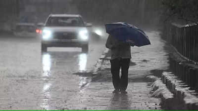 Chennai Rain : சென்னையில் பரவலாக மழை! சாரல் மழையால் வாகன ஓட்டிகள் அவதி!