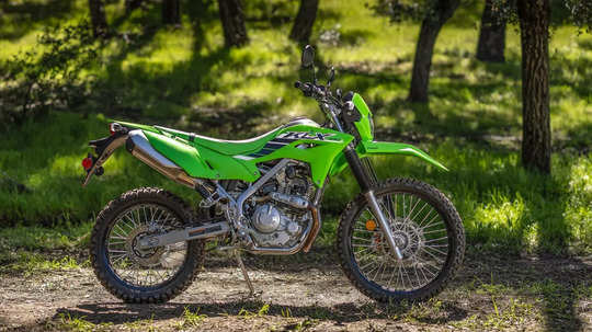 'KLX230' ரோடு லீகல் டூயல் ஸ்போர்ட் பைக்கை இந்தியாவில் வெளியிட்டுள்ளது கவாஸாகி.. என்ன விலையில் தெரியுமா?