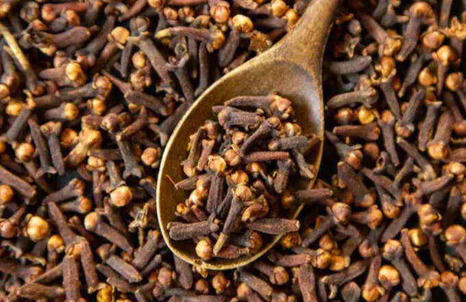 लौंग (Clove)