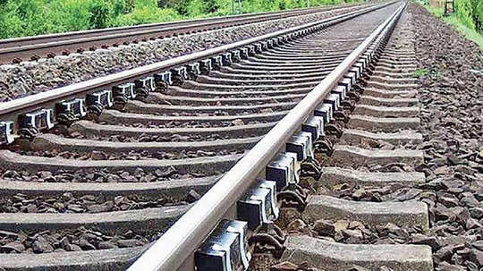 Uruli Kanchan Railway Track: रेल्वे ट्रॅकवर गॅस सिलिंडर, लोको पायलटच्या सजगतेमुळे दुर्घटना टळली; घातपाताचा कट उघडकीस