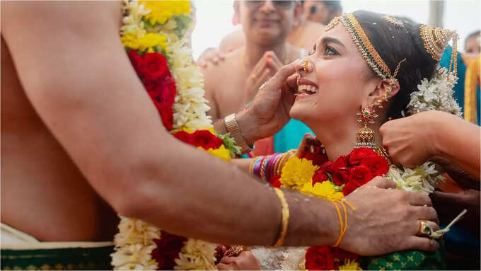 ಮುಡಿಗೆ ತಾಜಾ ಮಲ್ಲಿಗೆ ಹೂವು