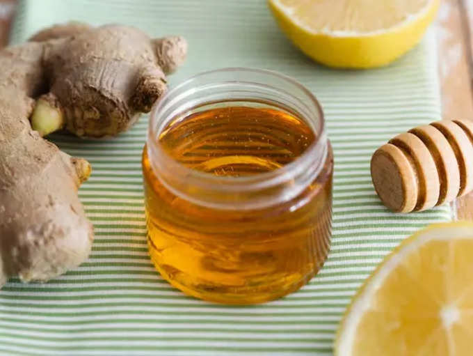 अदरक और शहद (Ginger And Honey)