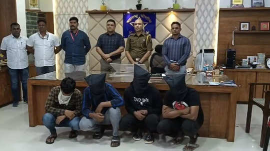 Dhule Crime :फेसबुक मेसेंजरच्या माध्यमातुन 'मैत्री'! शिक्षकाला 'हनी ट्रॅप'मध्ये अडकवत मुलीने केले 'हे' घाणेरडे कृत्य आणि मग...