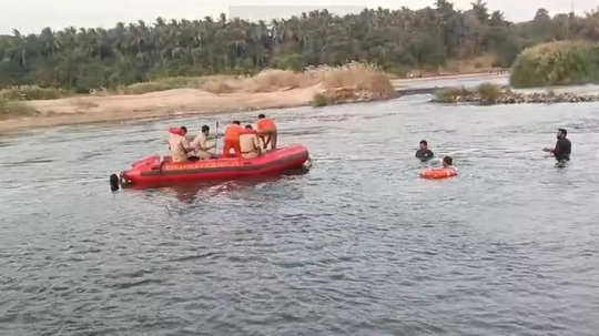 ഭാരതപ്പുഴയിൽ ഒഴുക്കിൽപ്പെട്ട നാലുപേരുടെയും മൃതദേഹങ്ങൾ കണ്ടെത്തി; അപകടം കുളിക്കാൻ ഇറങ്ങിയപ്പോൾ