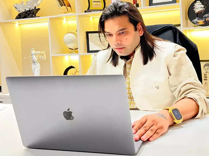 <strong>कई बड़ी कंपनियों में किया काम</strong> Success Story