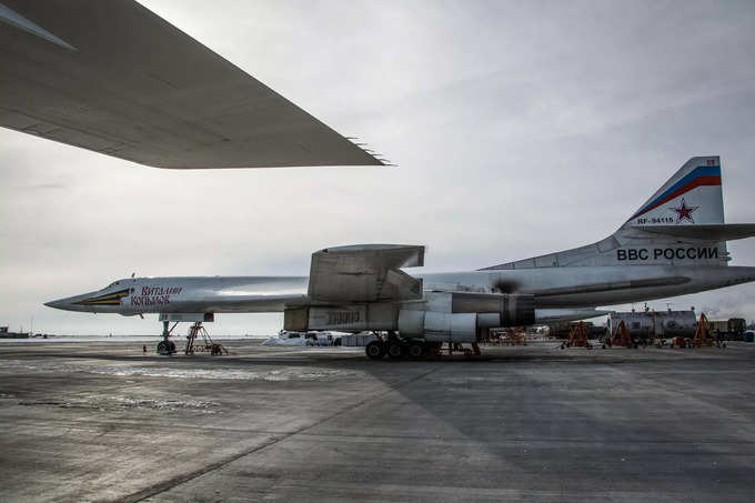 भारत को भी पसंद है Tu-160 बमवर्षक