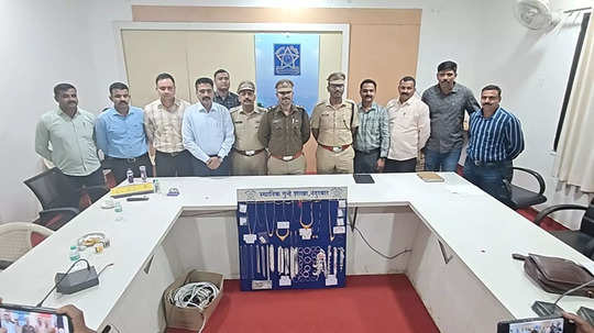 Crime News :पोलिसांची मोठी कामगिरी! पाच 'मोस्ट वॉन्टेड' आरोपी अखेर जेरबंद, २३ लाखांच्या मुद्देमालासहित मध्यप्रदेशातून धरपकड