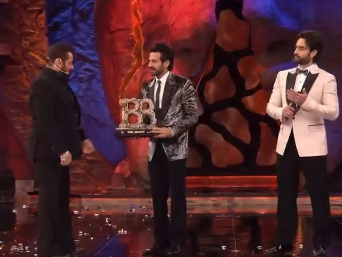 karan-with-bb-trophy