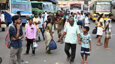 பணிக்குத் திரும்பிய வெளி மாநில தொழிலாளர்கள்; திருப்பூர் பேருந்து மற்றும் ரயில் நிலையத்தில் அலைமோதும் கூட்டம்!