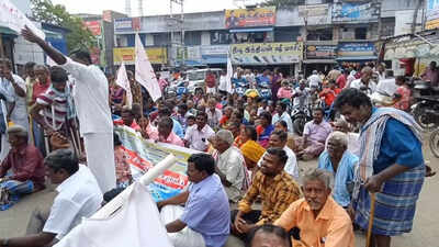 ஸ்ரீவில்லிபுத்தூரில் மாற்றுத்திறனாளிகள் மறியல்... நூற்றுக்கும் மேற்பட்டோர் கைது!