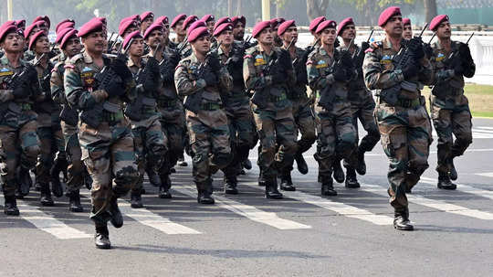 Indian Army Jobs : இந்திய ராணுவத்தில் வேலை வேண்டுமா? தொழில்நுட்ப பிரிவில் 381 காலிப்பணியிடங்களுக்கு விண்ணப்பங்கள் வரவேற்பு